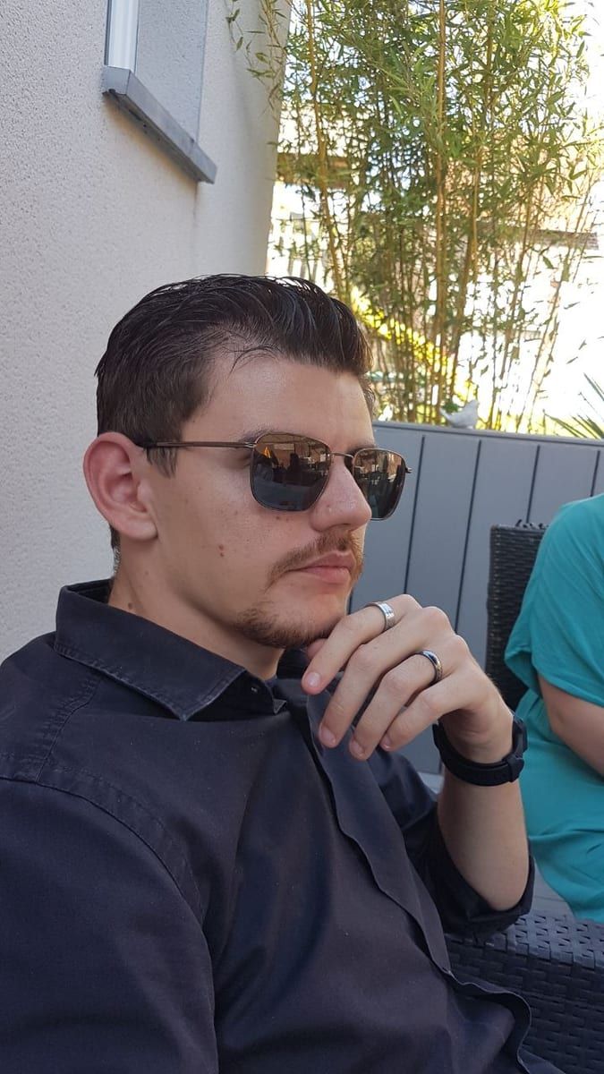Keywan - Sites gay à Haldenstein Profil de Keywan, 44 ans, Sites gay à Haldenstein (Grisons)