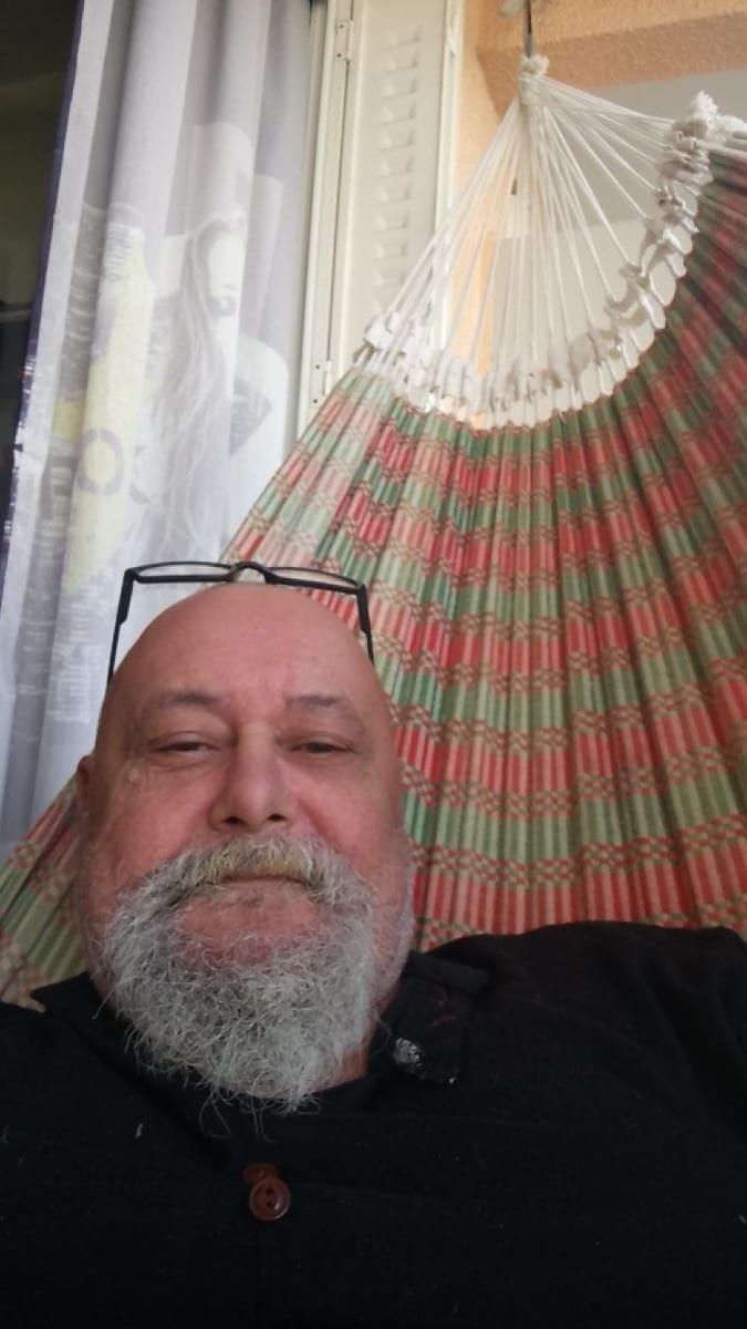 Keba - Sites gay à Vésenaz Profil de Keba, 43 ans, Sites gay à Vésenaz (Genève)