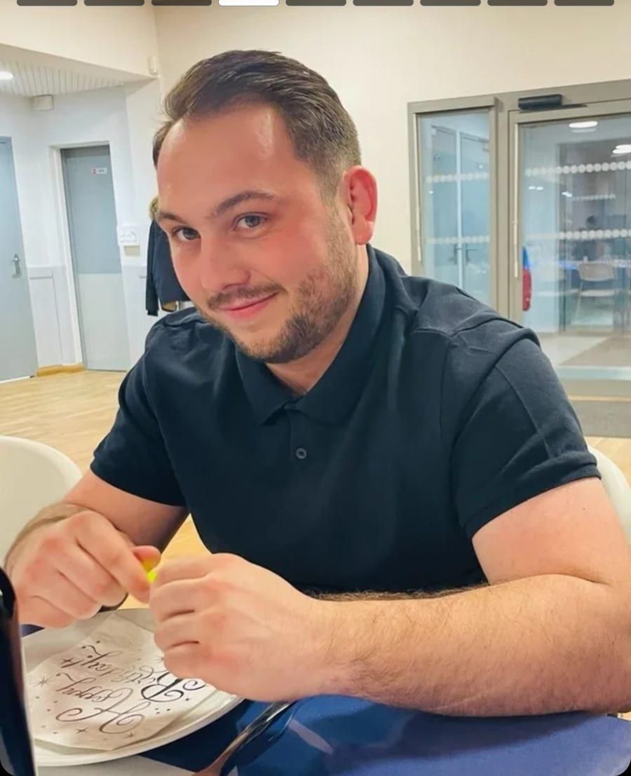Darcy - Sites gay à Wiler (Lötschen) Profil de Darcy, 27 ans, Sites gay à Wiler (Lötschen) (Valais)