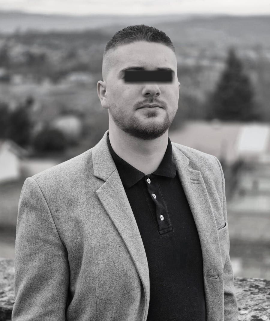 Nycolas - Sites gay à Farnern Profil de Nycolas, 33 ans, Sites gay à Farnern (Berne)
