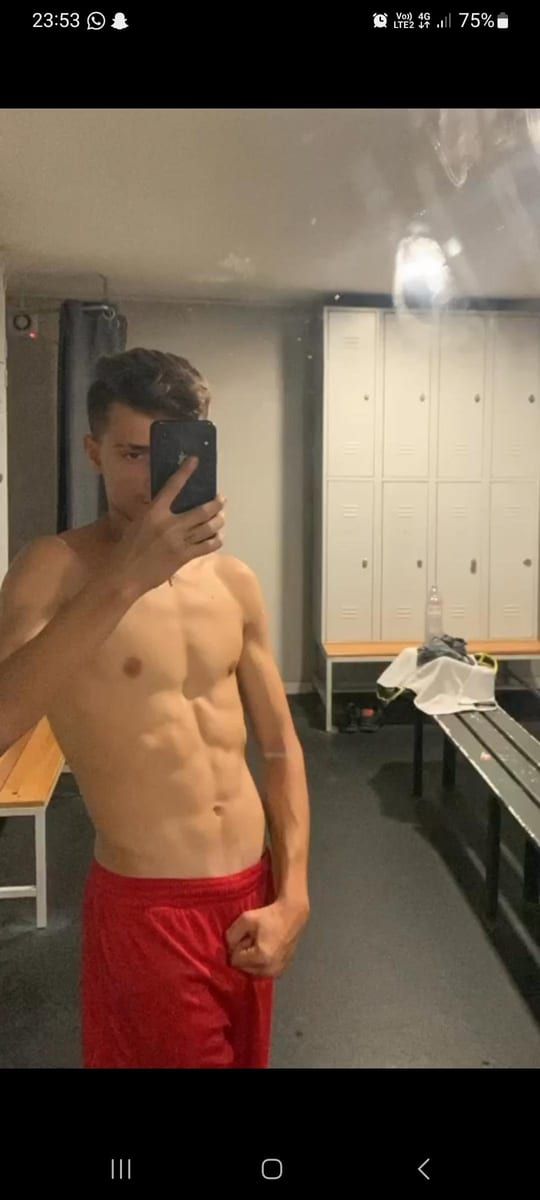 Nadjib - Sites gay à Vernier Profil de Nadjib, 24 ans, Sites gay à Vernier (Genève)