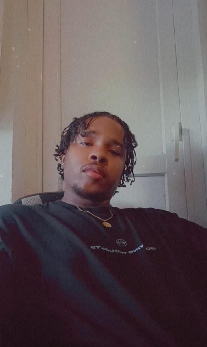 Robbie - Sites gay à Fétigny Profil de Robbie, 41 ans, Sites gay à Fétigny (Fribourg)