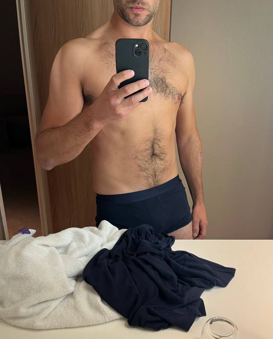Johnny - Sites gay à Zihlschlacht Profil de Johnny, 24 ans, Sites gay à Zihlschlacht (Thurgovie)