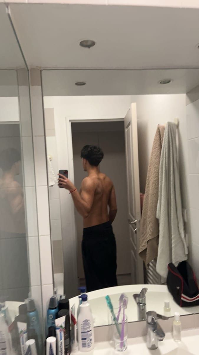 Eloim - Sites gay à Weesen Profil de Eloim, 24 ans, Sites gay à Weesen (Glaris)