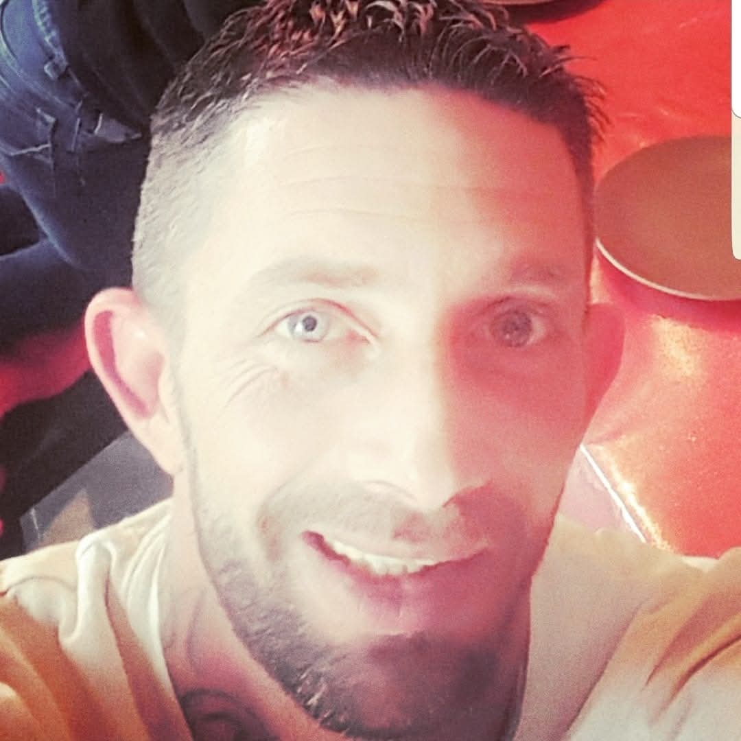 Neil - Sites gay à Scheid Profil de Neil, 41 ans, Sites gay à Scheid (Grisons)