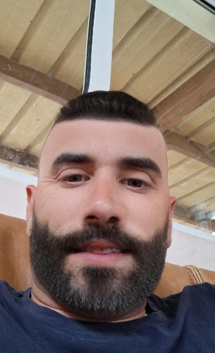 Jaroslav - Sites gay à Segnas Profil de Jaroslav, 30 ans, Sites gay à Segnas (Grisons)