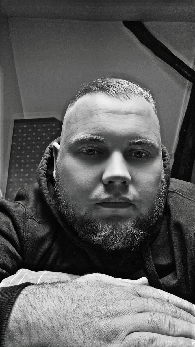 Filipe - Sites gay à Arogno Profil de Filipe, 28 ans, Sites gay à Arogno (Tessin)