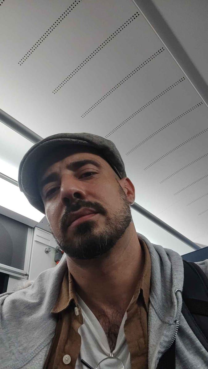 Kristofer - Sites gay à Wittenwil Profil de Kristofer, 35 ans, Sites gay à Wittenwil (Thurgovie)