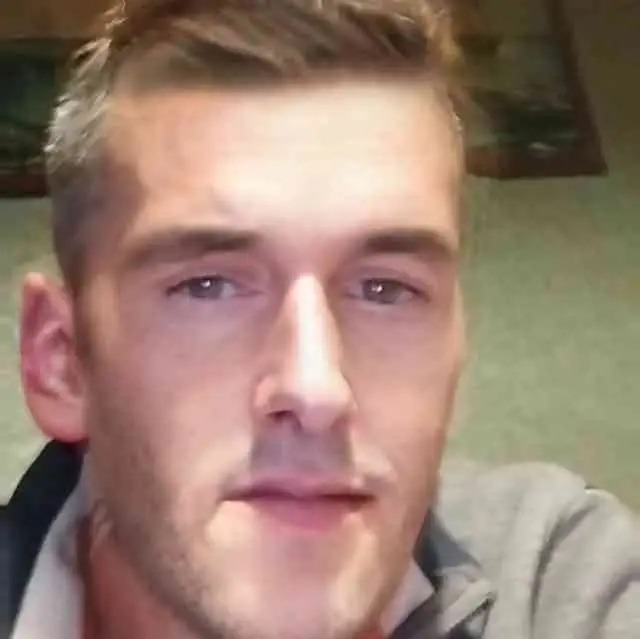 Cyrano - Sites gay à Ausserferrera Profil de Cyrano, 45 ans, Sites gay à Ausserferrera (Grisons)