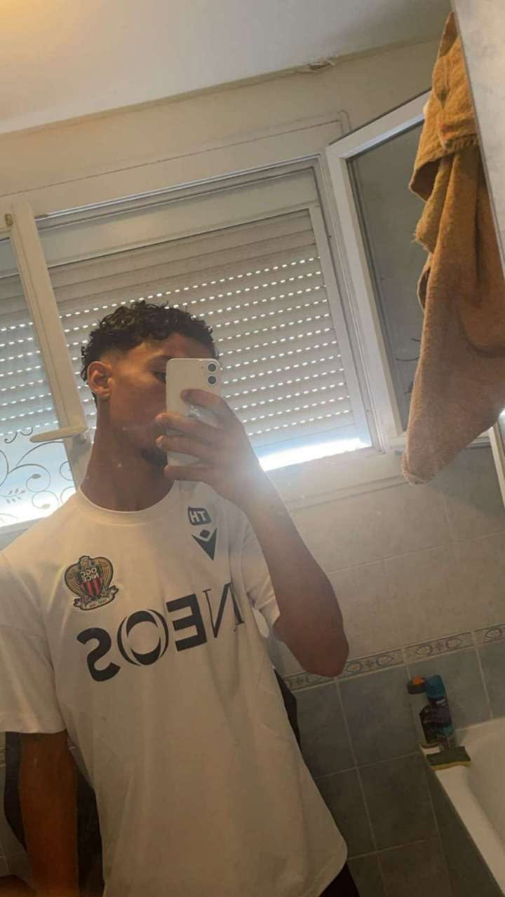 Rosier - Sites gay à Gettnau Profil de Rosier, 25 ans, Sites gay à Gettnau (Lucerne)