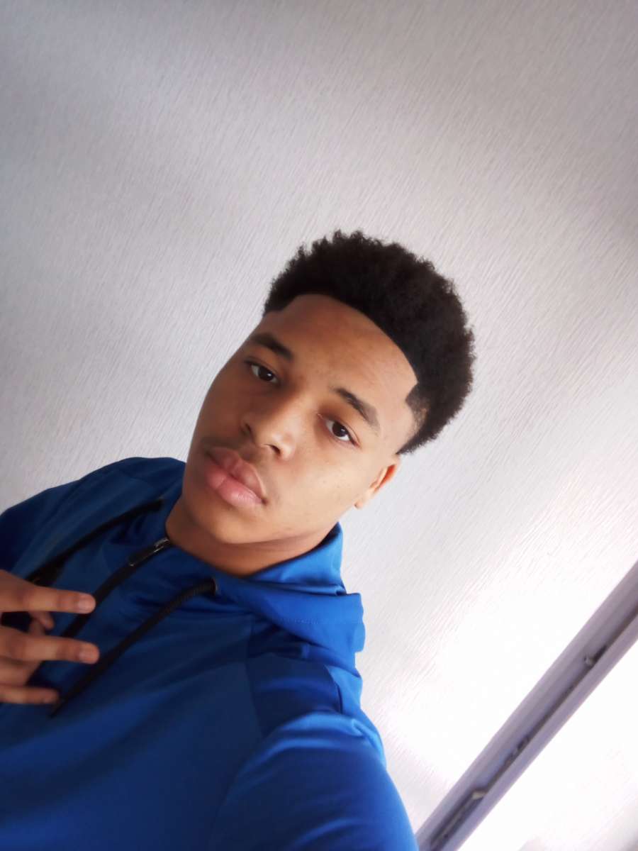 Argann - Sites gay à Lobsigen Profil de Argann, 28 ans, Sites gay à Lobsigen (Berne)