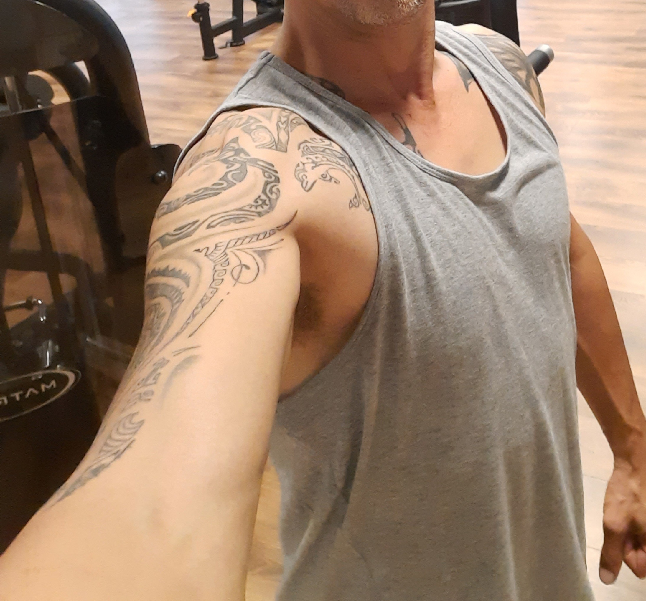 Carmino - Sites gay à Peiden Profil de Carmino, 27 ans, Sites gay à Peiden (Grisons)