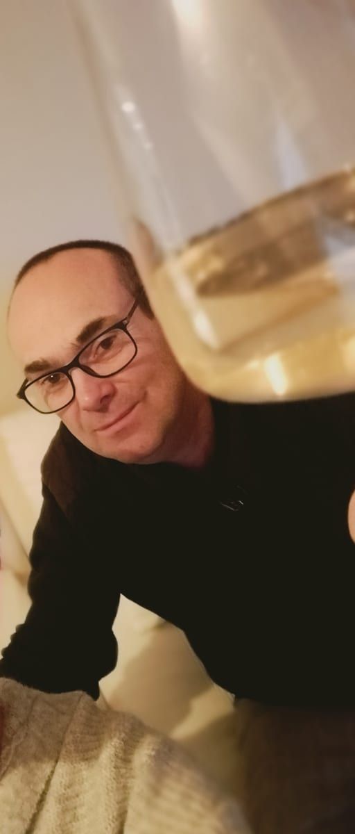 Halan - Sites gay à Sent Profil de Halan, 22 ans, Sites gay à Sent (Grisons)