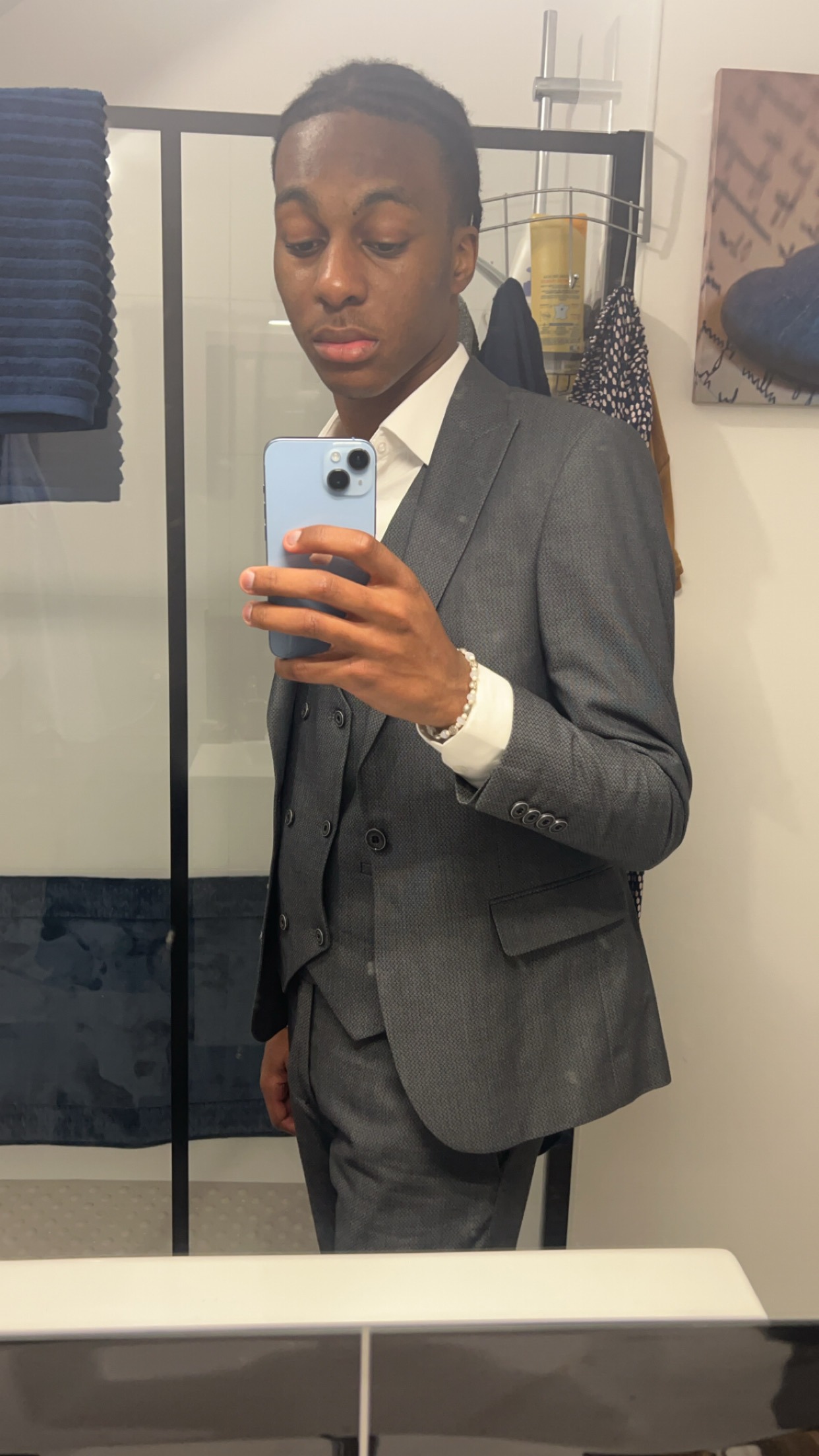 Vic - Sites gay à Lü Profil de Vic, 22 ans, Sites gay à Lü (Grisons)