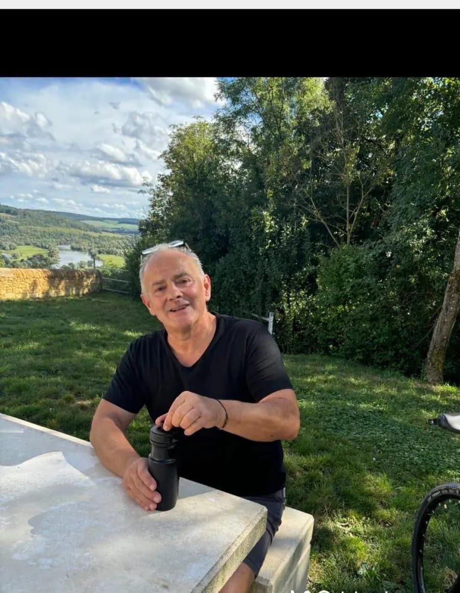 Constant - Sites gay à Arogno Profil de Constant, 44 ans, Sites gay à Arogno (Tessin)