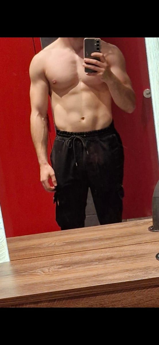 Profil de Jun, 25 ans, Sites gay à Vogorno (Tessin)