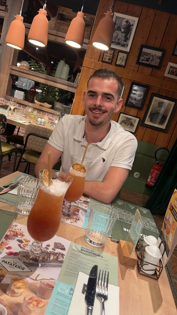 Vlado - Sites gay à Zinal Profil de Vlado, 34 ans, Sites gay à Zinal (Valais)