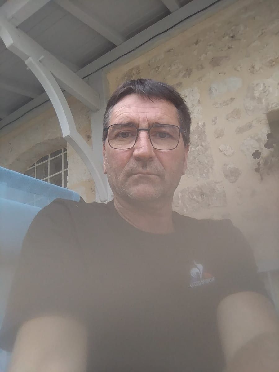Noureddine - Sites gay à Lax Profil de Noureddine, 42 ans, Sites gay à Lax (Valais)
