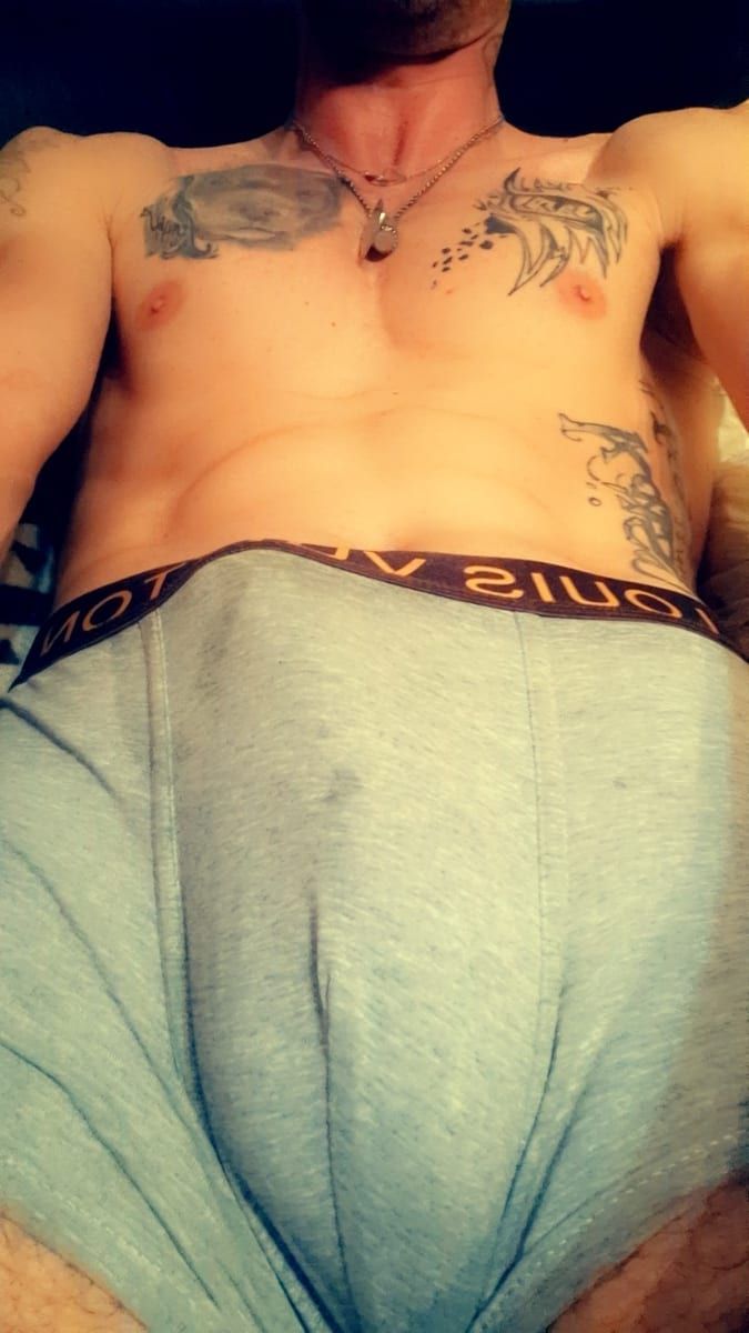 Charle - Sites gay à Boltigen Profil de Charle, 27 ans, Sites gay à Boltigen (Berne)