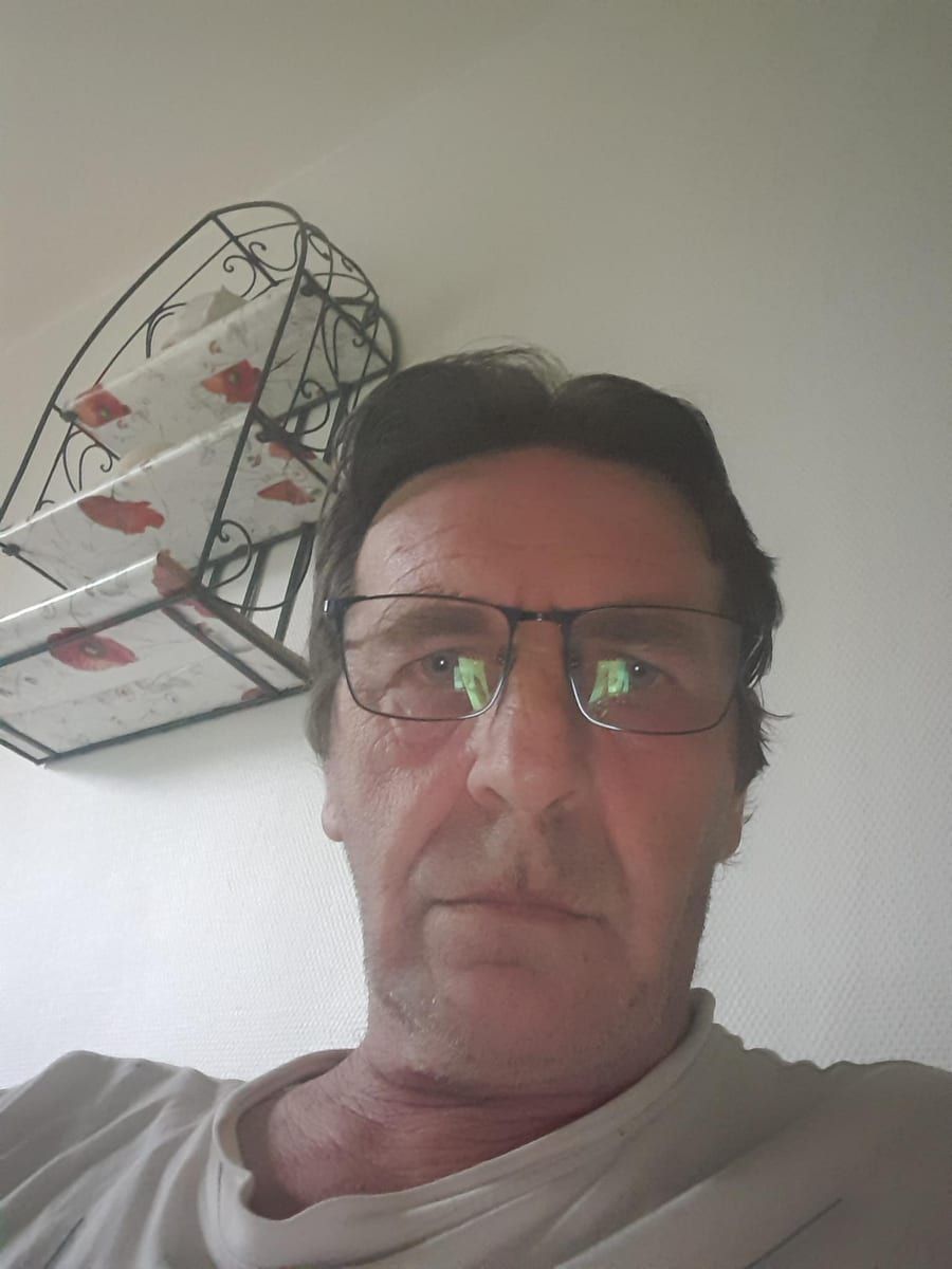 Kimy - Sites gay à Farnern Profil de Kimy, 43 ans, Sites gay à Farnern (Berne)
