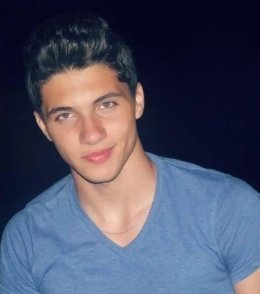 Badre - Sites gay à Arogno Profil de Badre, 24 ans, Sites gay à Arogno (Tessin)