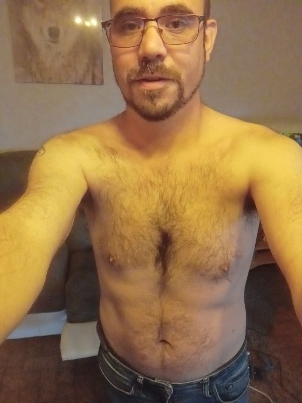 Manek - Sites gay à Wiler (Lötschen) Profil de Manek, 44 ans, Sites gay à Wiler (Lötschen) (Valais)