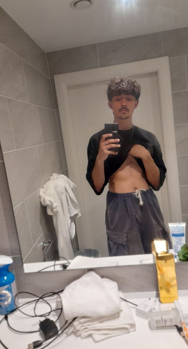 Noa - Sites gay à Biglen Profil de Noa, 45 ans, Sites gay à Biglen (Berne)