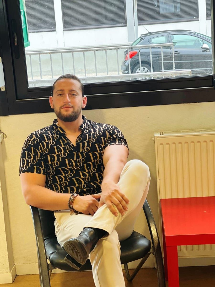 Frantzy - Sites gay à Biglen Profil de Frantzy, 34 ans, Sites gay à Biglen (Berne)