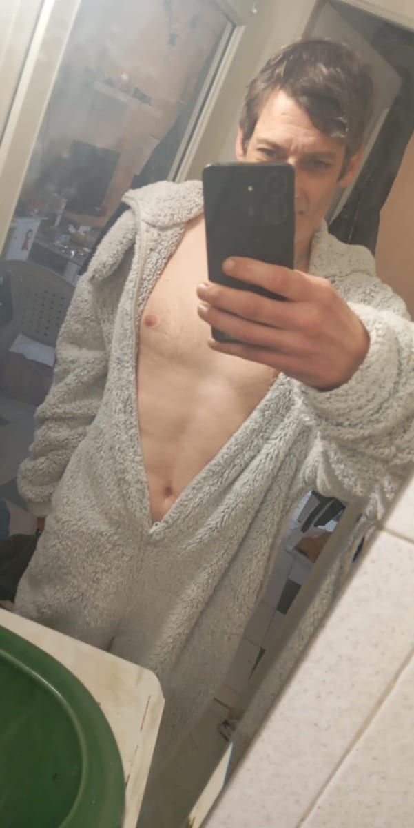 Hendrik - Sites gay à Zweisimmen Profil de Hendrik, 30 ans, Sites gay à Zweisimmen (Berne)
