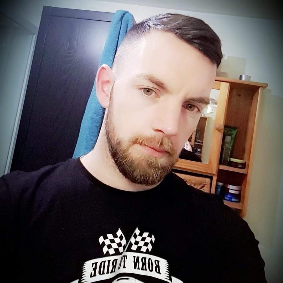 Kurt - Sites gay à Uttigen Profil de Kurt, 40 ans, Sites gay à Uttigen (Berne)