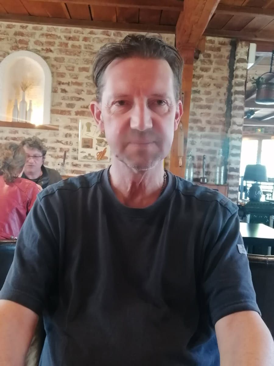 Jemmy - Sites gay à Greppen Profil de Jemmy, 31 ans, Sites gay à Greppen (Lucerne)