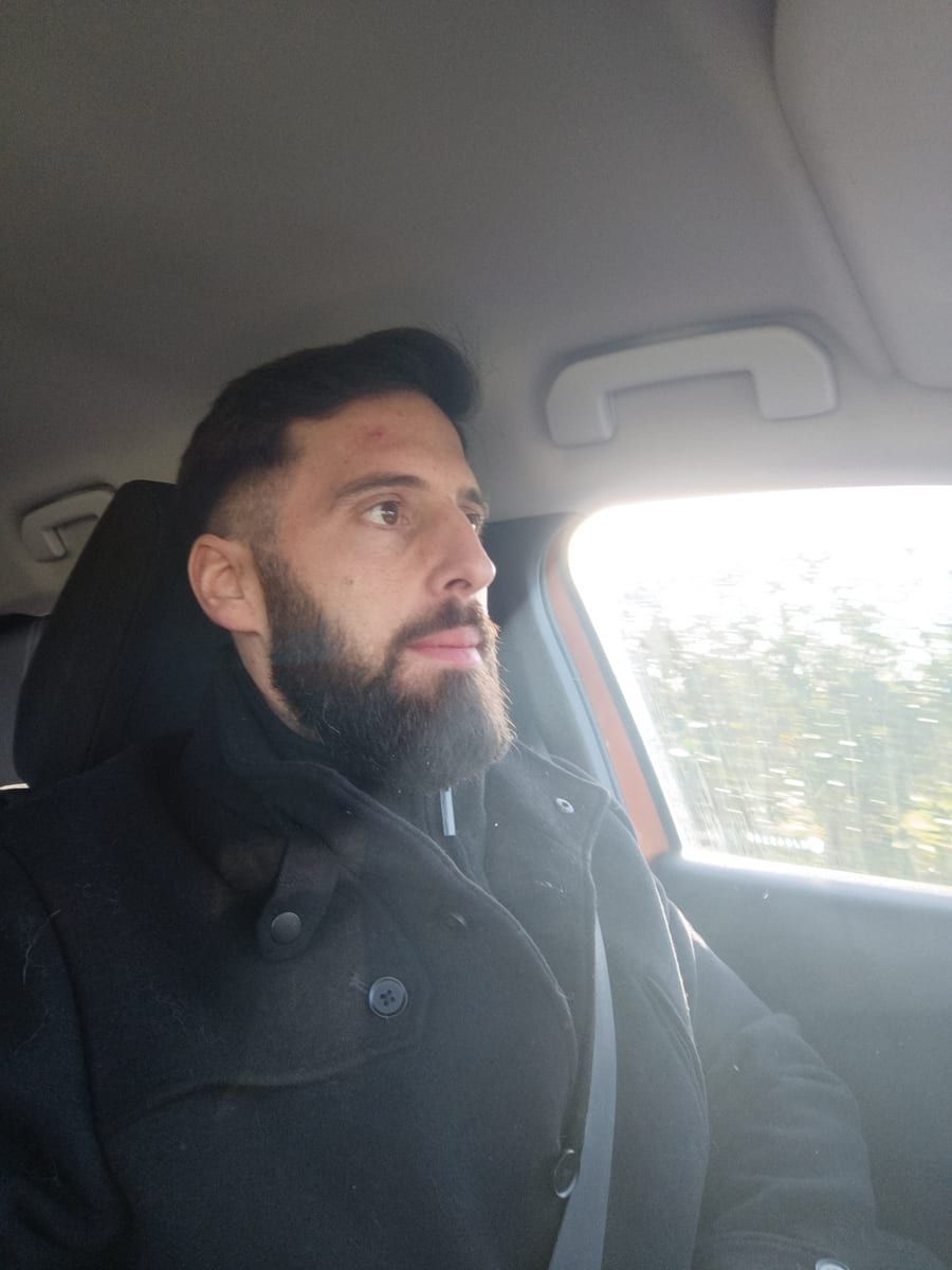 Jozef - Sites gay à Zinal Profil de Jozef, 35 ans, Sites gay à Zinal (Valais)