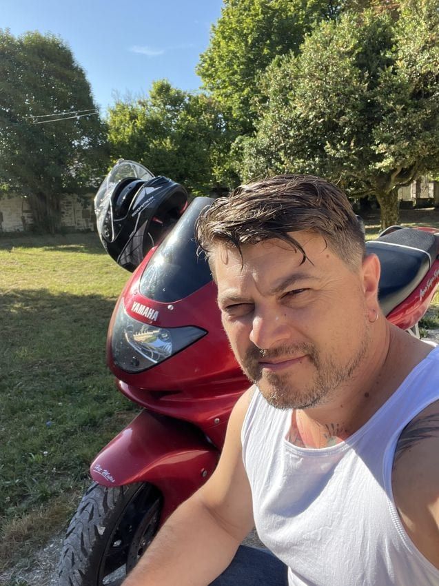 Raynaldo - Sites gay à Thörigen Profil de Raynaldo, 37 ans, Sites gay à Thörigen (Berne)