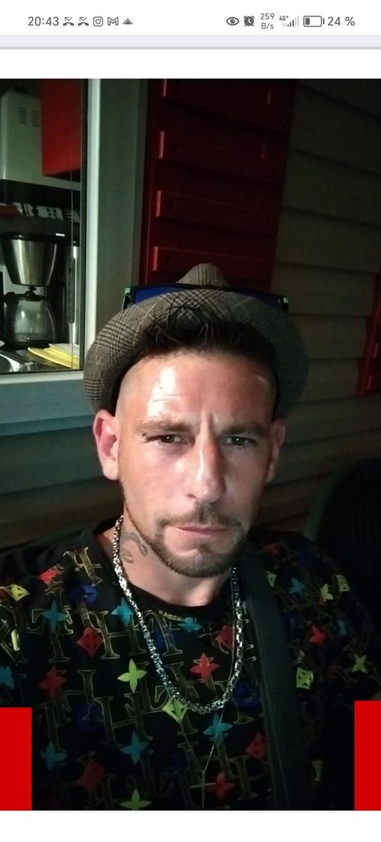 Ali-riza - Sites gay à Zoug Profil de Ali-riza, 37 ans, Sites gay à Zoug (Zoug)