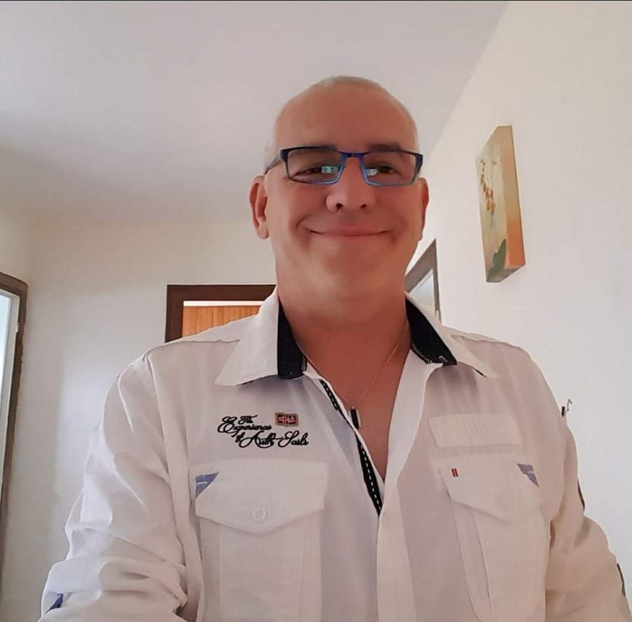 Chrisna - Sites gay à Rhäzüns Profil de Chrisna, 22 ans, Sites gay à Rhäzüns (Grisons)