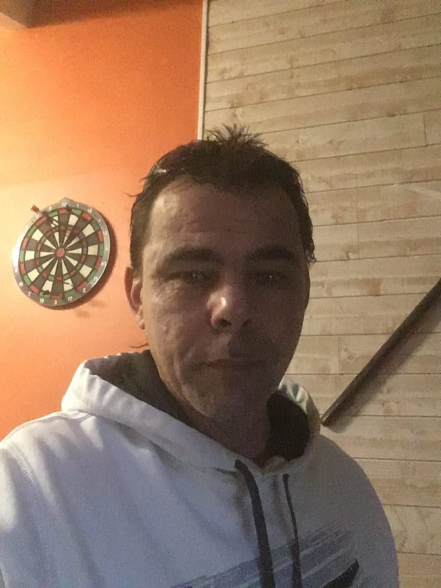 Mazir - Sites gay à Soazza Profil de Mazir, 25 ans, Sites gay à Soazza (Grisons)