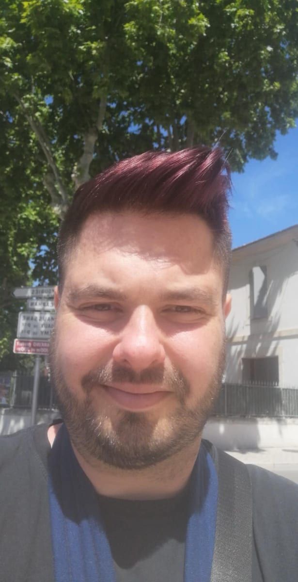 Mathéo - Sites gay à Morissen Profil de Mathéo, 41 ans, Sites gay à Morissen (Grisons)