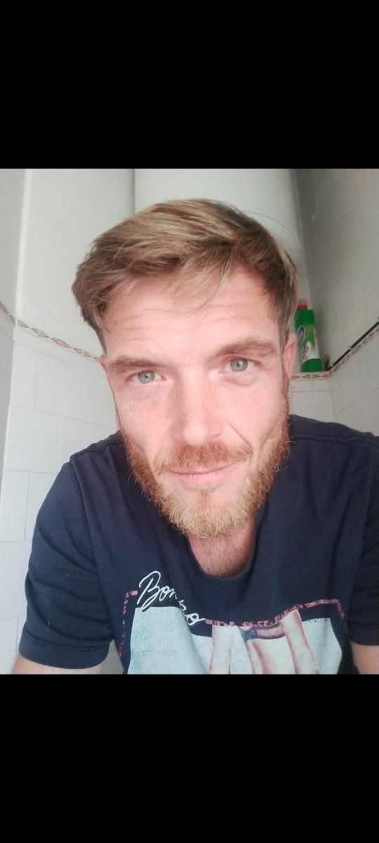 Yun - Sites gay à Degen Profil de Yun, 31 ans, Sites gay à Degen (Grisons)