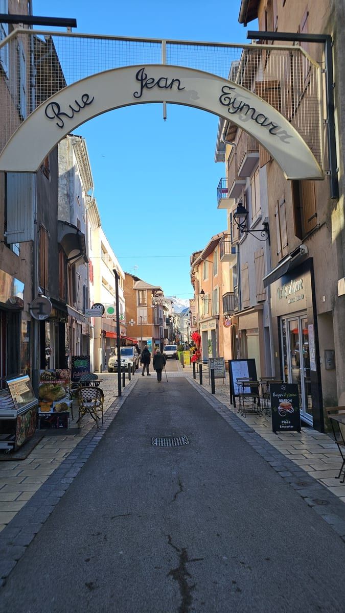 Gonzalve - Sites gay à Scuol Profil de Gonzalve, 45 ans, Sites gay à Scuol (Grisons)