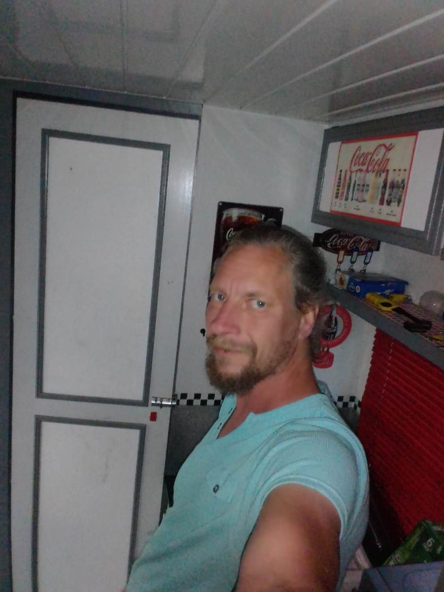 Kyle - Sites gay à Pagig Profil de Kyle, 38 ans, Sites gay à Pagig (Grisons)