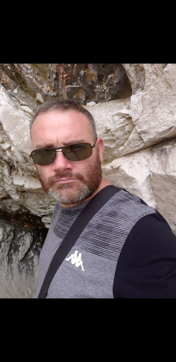 Profil de Efisio, 42 ans, Sites gay à Wavre (Neuchâtel)
