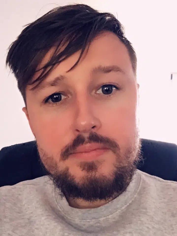 Scholastien - Sites gay à Brüttelen Profil de Scholastien, 29 ans, Sites gay à Brüttelen (Berne)