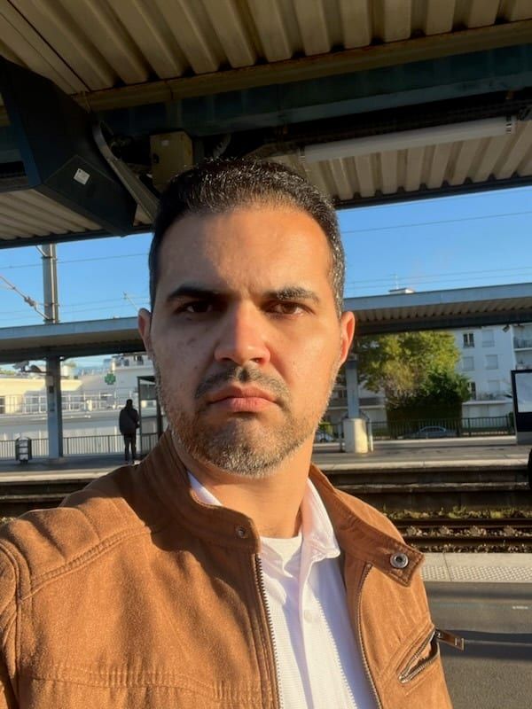 Profil de Emin, 40 ans, Sites gay à Galmiz (Fribourg)
