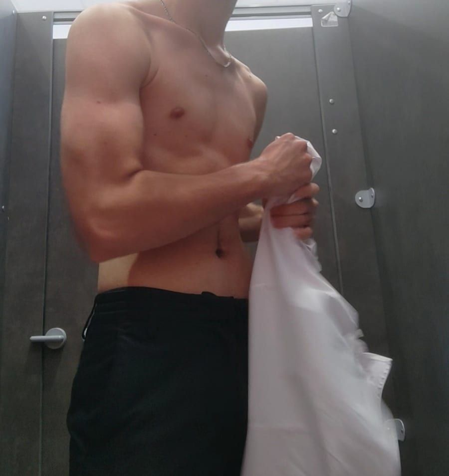 Lemy - Sites gay à Uttigen Profil de Lemy, 42 ans, Sites gay à Uttigen (Berne)