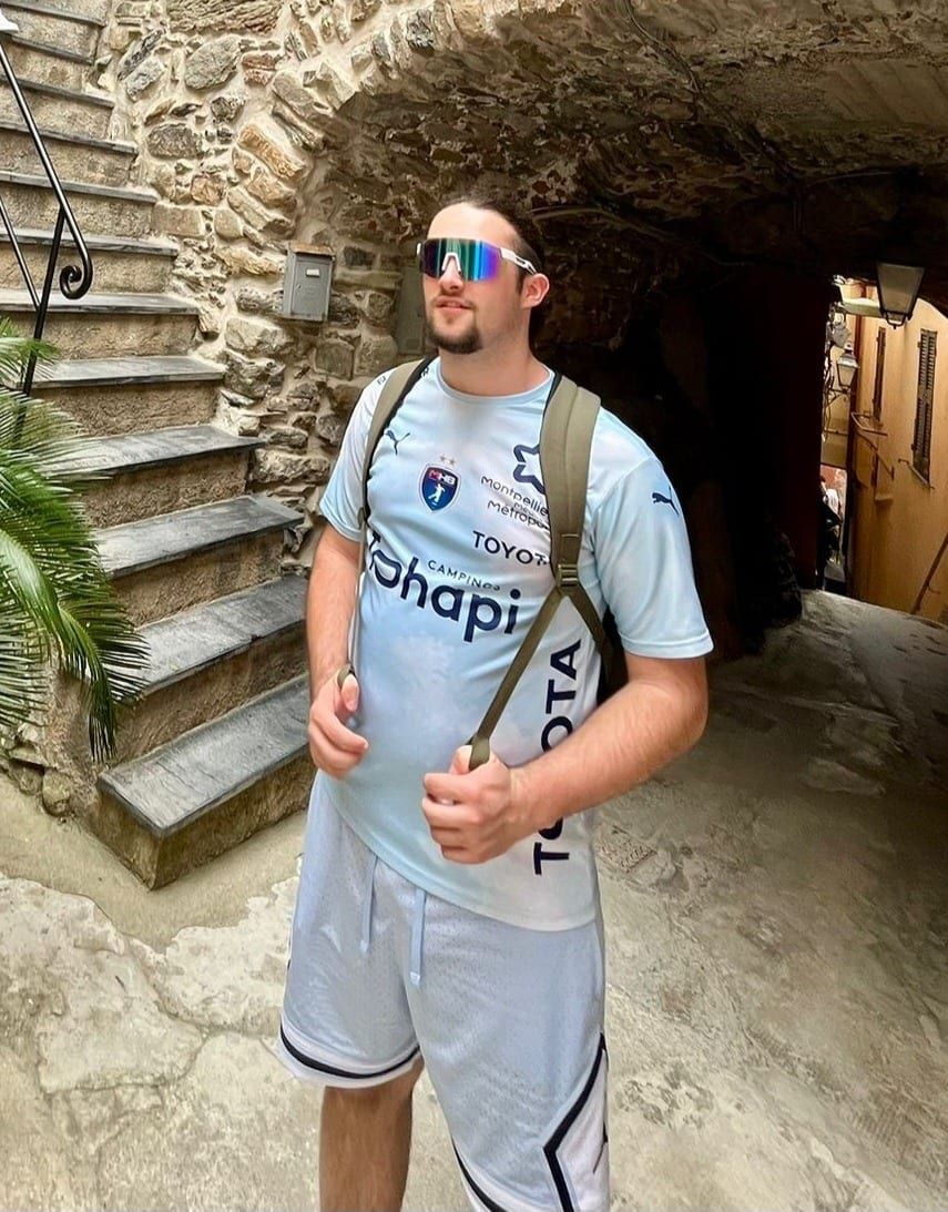 Alister - Sites gay à Comano Profil de Alister, 28 ans, Sites gay à Comano (Tessin)