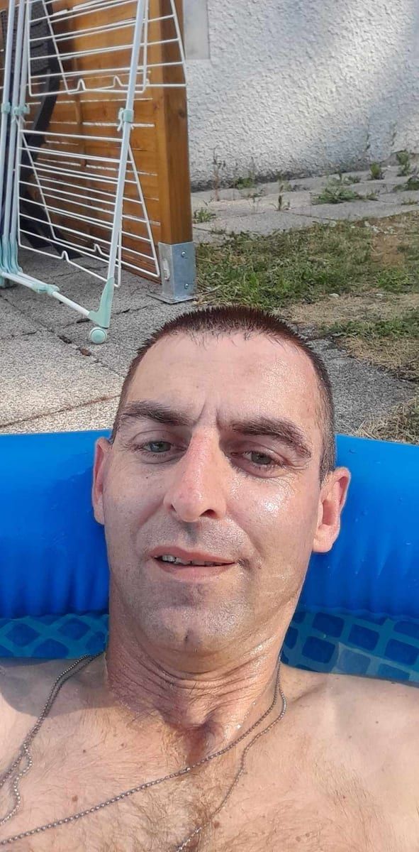 Kenjy - Sites gay à Willerzell Profil de Kenjy, 26 ans, Sites gay à Willerzell (Schwytz)