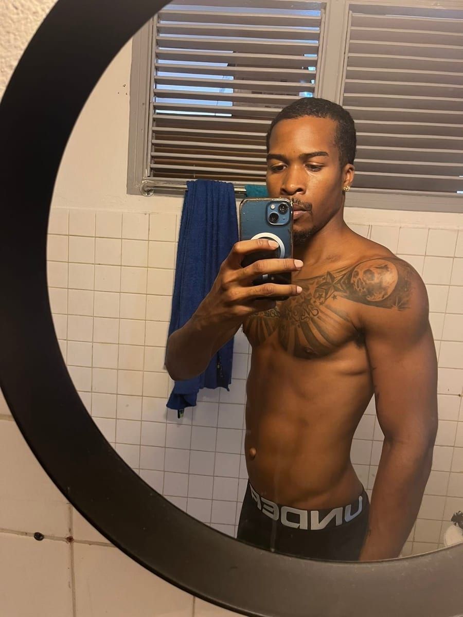 Manoa - Sites gay à Eigenthal Profil de Manoa, 26 ans, Sites gay à Eigenthal (Lucerne)