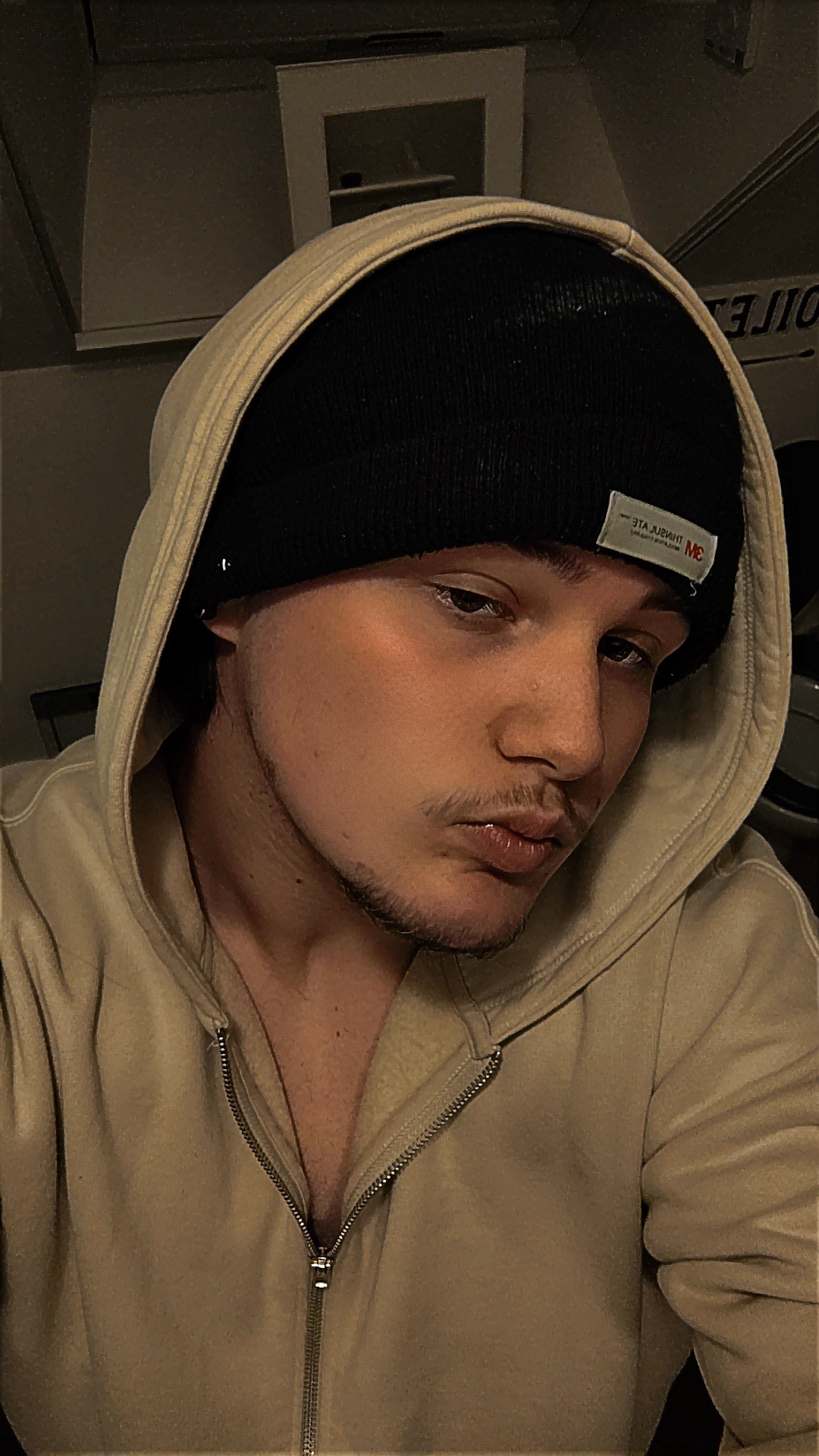 Azziz - Sites gay à Martina Profil de Azziz, 27 ans, Sites gay à Martina (Grisons)