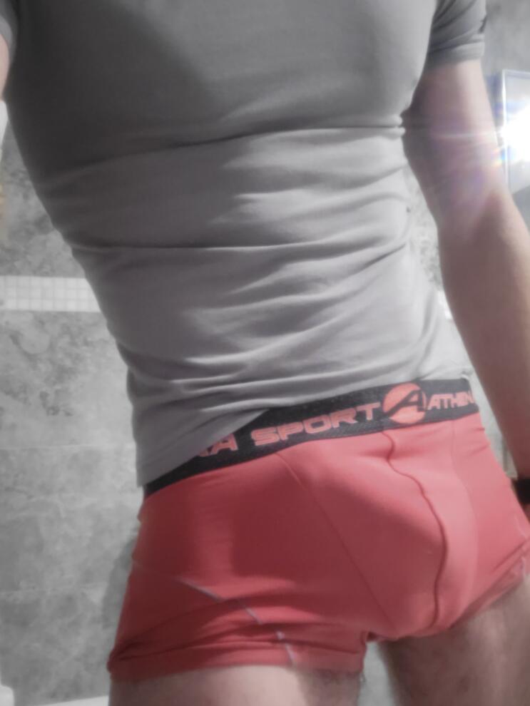 Aymar - Sites gay à Sedrun Profil de Aymar, 28 ans, Sites gay à Sedrun (Grisons)