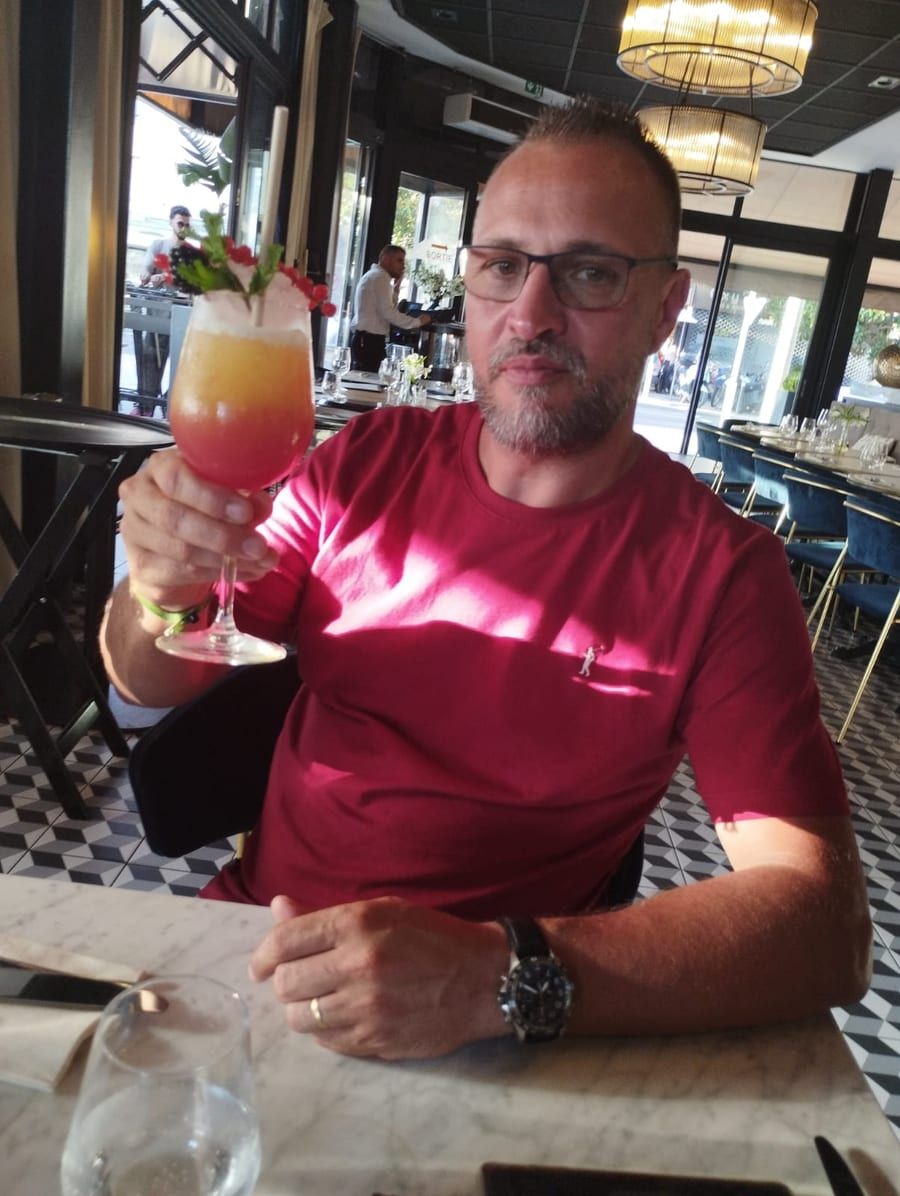 Willow - Sites gay à Constantine Profil de Willow, 44 ans, Sites gay à Constantine (Vaud)
